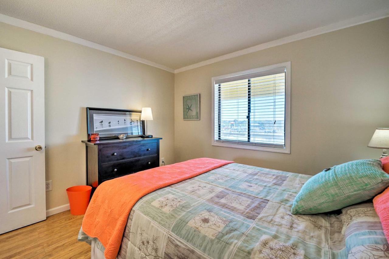 Ferienwohnung Breezy Beach Retreat With 180-Degree Ocean Views! Carolina Beach Exterior foto