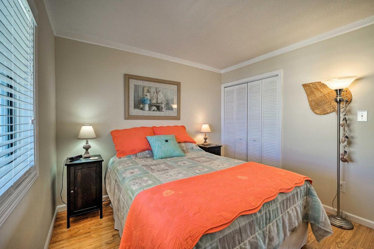 Ferienwohnung Breezy Beach Retreat With 180-Degree Ocean Views! Carolina Beach Exterior foto